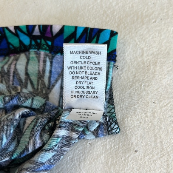 *NWOT* Multicolor Blouse - Picture 5 of 7